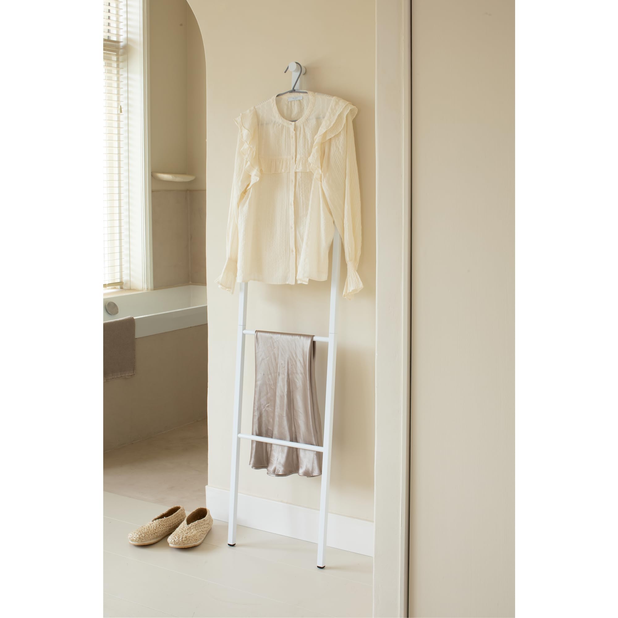 brabantia-linn-dressboy-appendiabiti-multiuso-con-3-barre-e-gancio-per-grucce-sa image 8