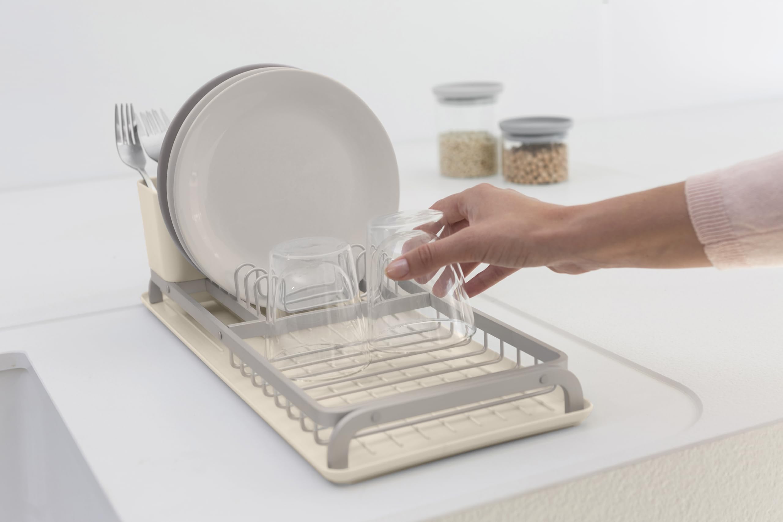 brabantia-scolapiatti-da-lavello-compatto-sinkside-con-cestello-portaposate-rimo image 5