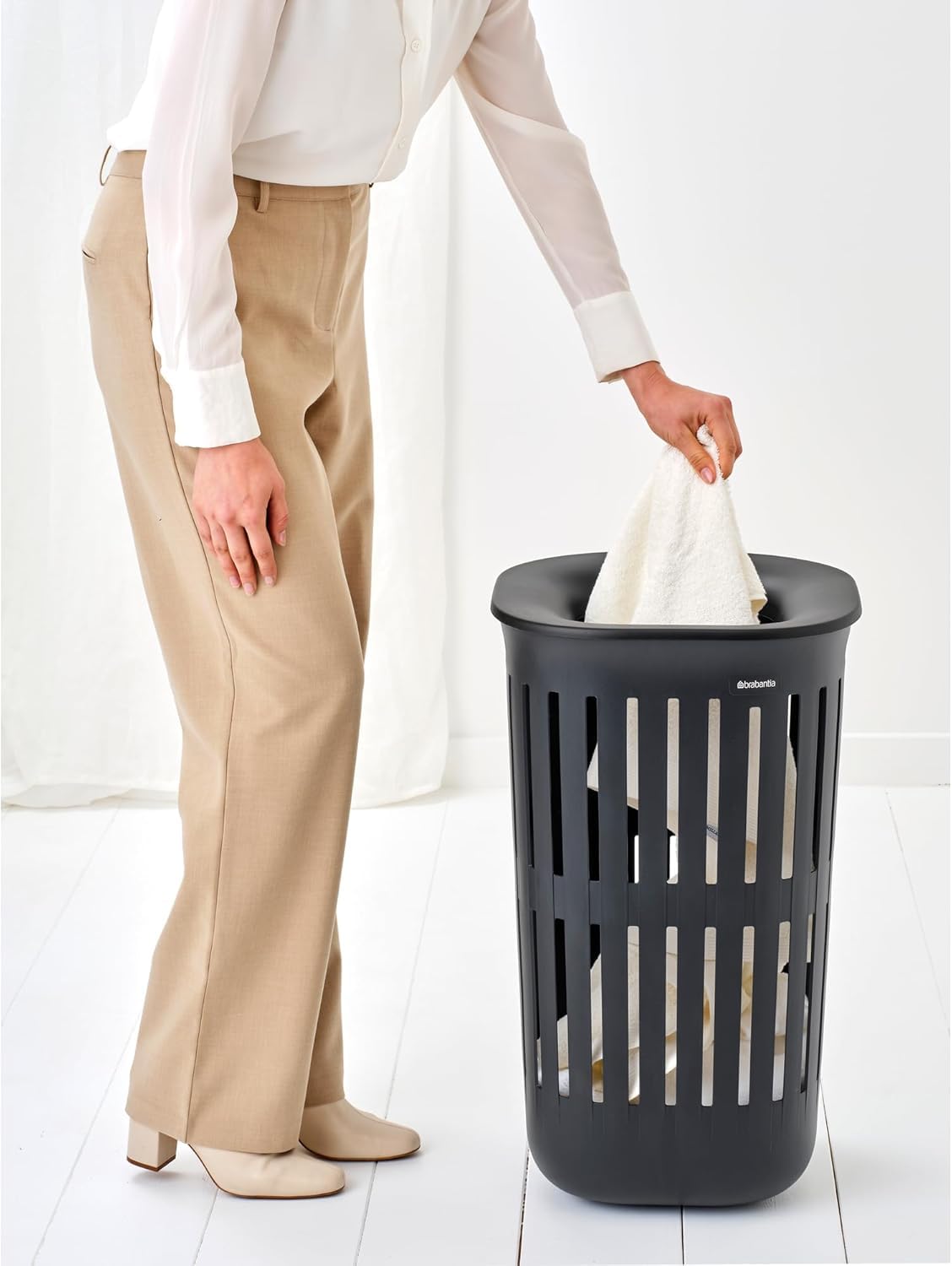 brabantia-collect-it-cesto-portabiancheria-55-litri-black-set-da-2-coperchio-qui image 5