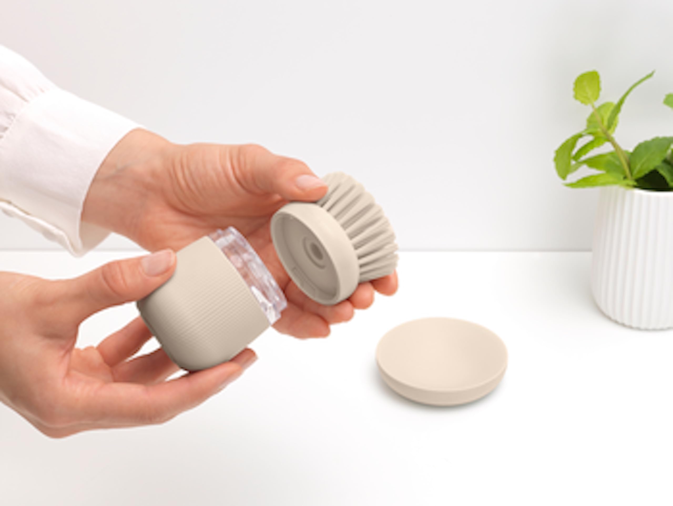 brabantia-sinkside-spazzolino-per-piatti-con-distributore-di-sapone-integrato-so image 4