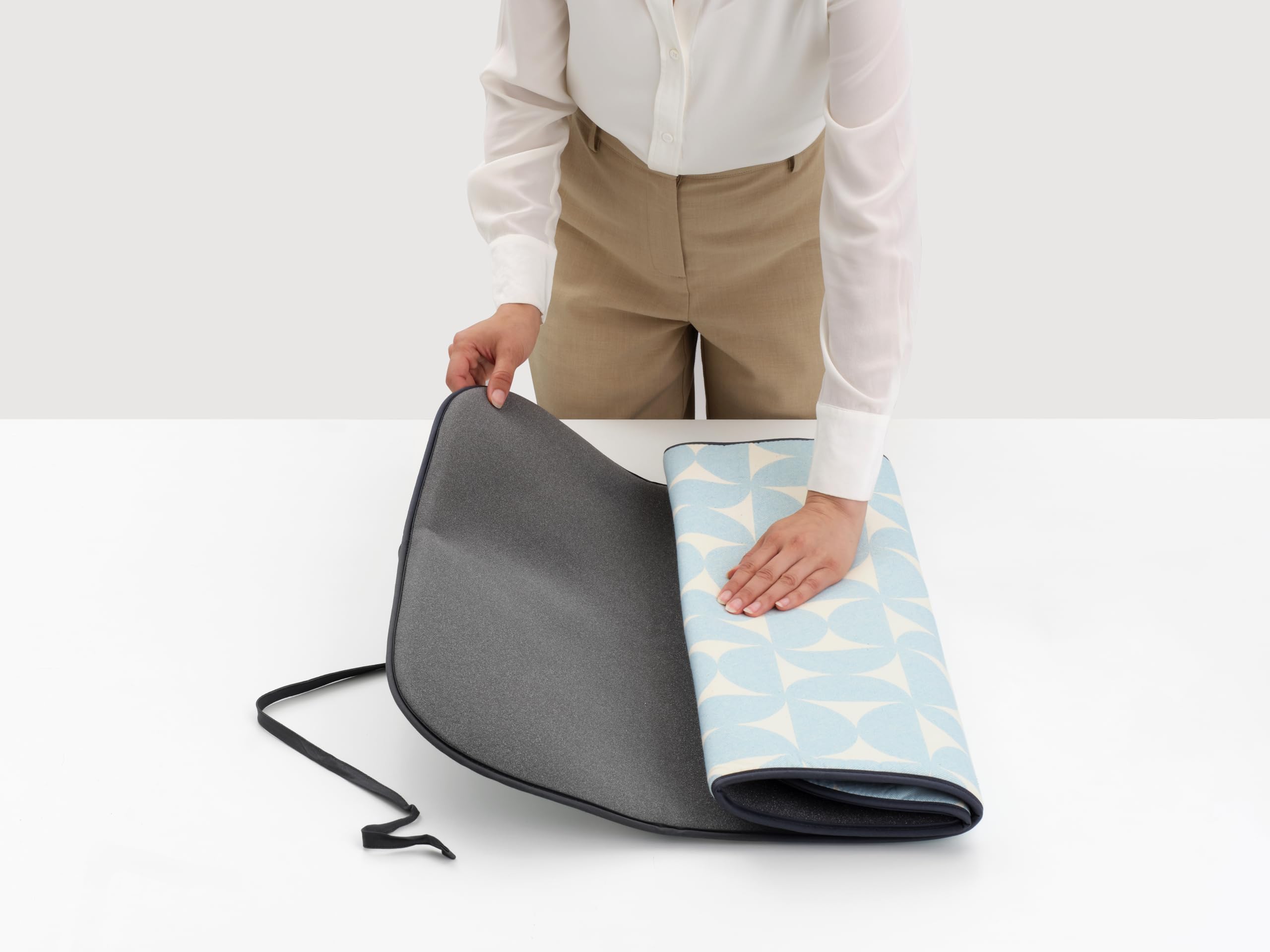 brabantia-coperta-da-stiro-6-strati-tavola-da-stiro-portatile-antiscivolo-65-x-1 image 5