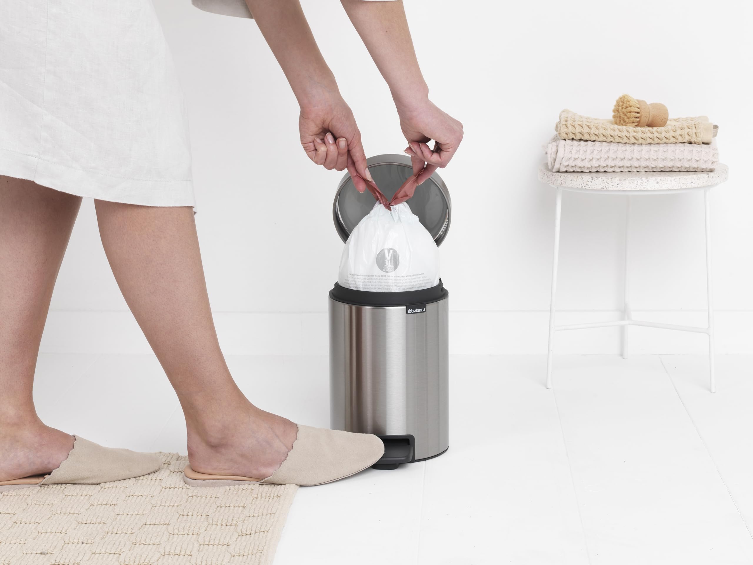 brabantia-pedal-bin-newicon-pattumiera-a-pedale-3-l-inox-satinato-fpp-secchio-in image 8