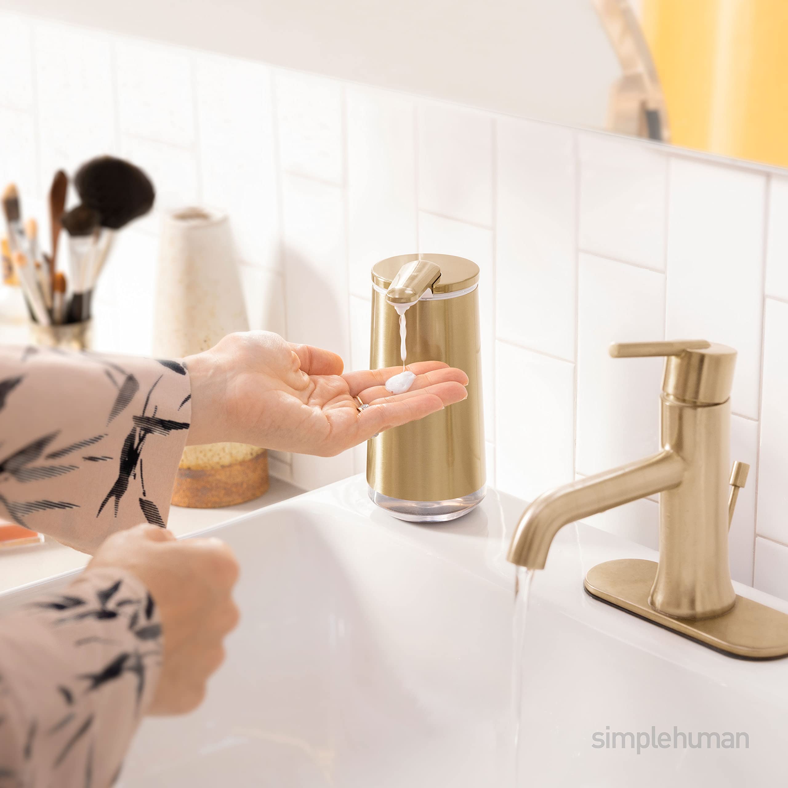 simplehuman-dispenser-sapone-in-schiuma-con-sensore-senza-tocco-acciaio-inox-car image 4
