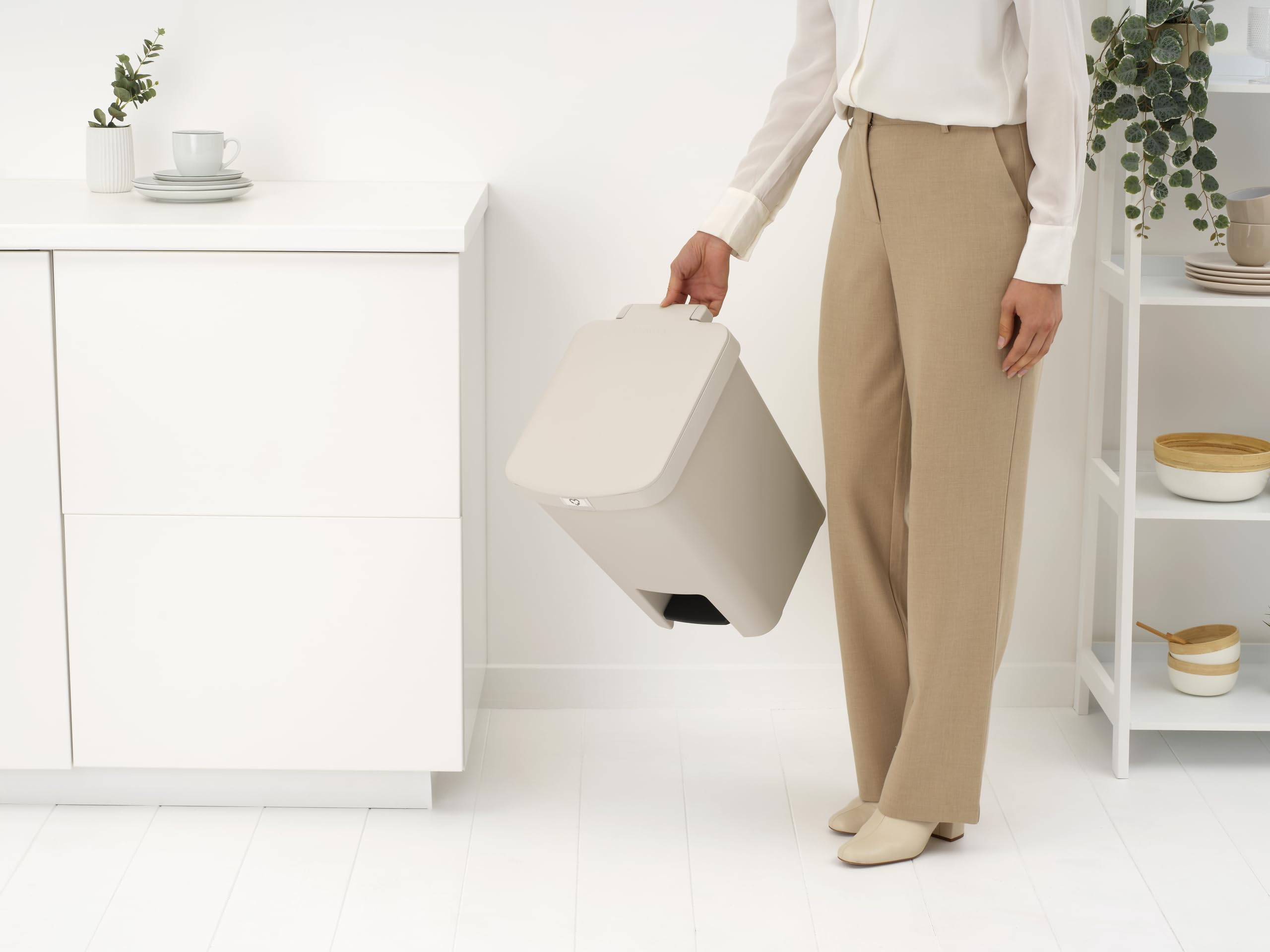brabantia-stepup-pattumiera-a-pedale-25l-soft-beige-con-chiusura-soft-close-port image 5