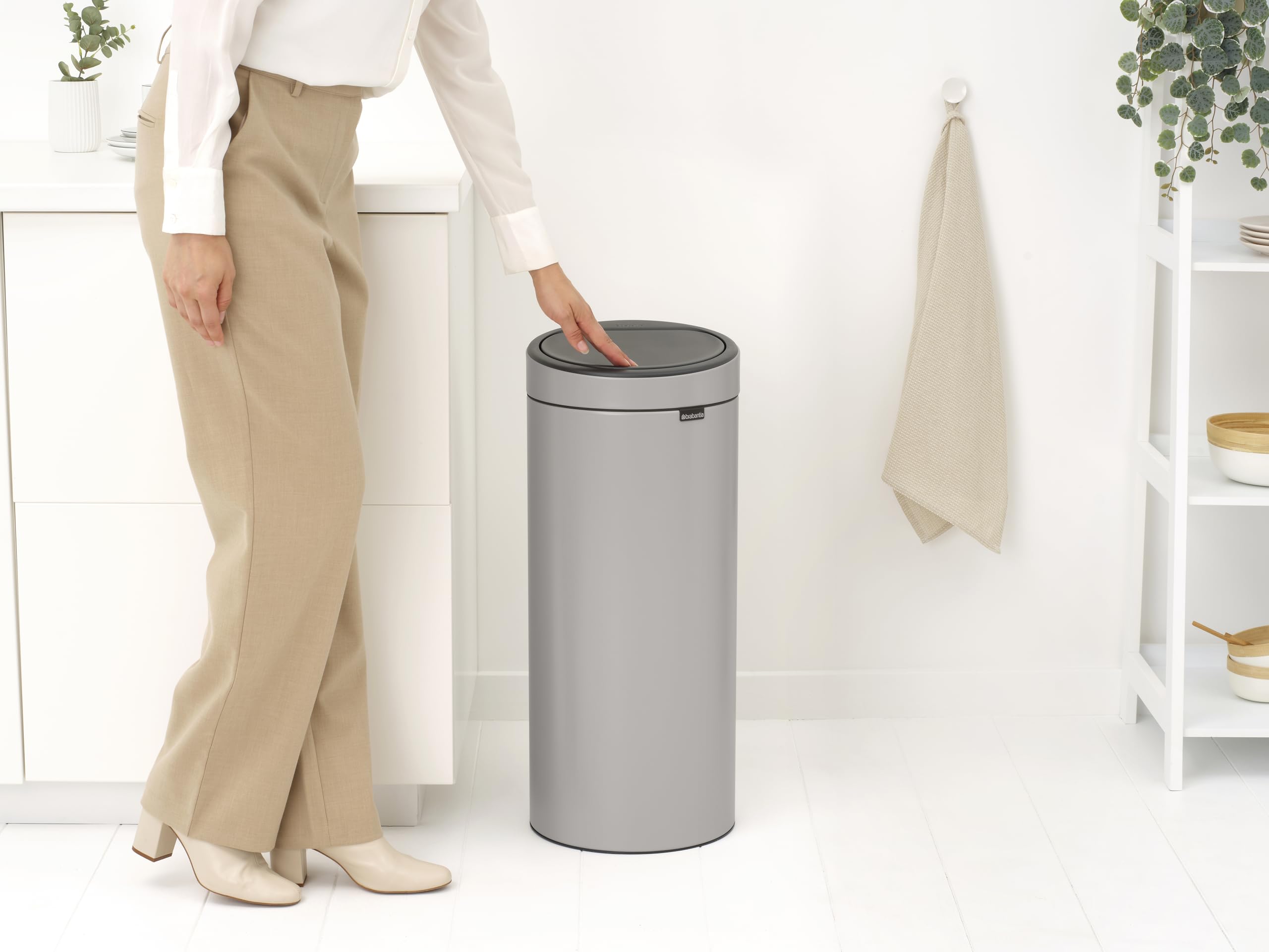 brabantia-touch-bin-new-pattumiera-30l-soft-grey-con-apertura-soft-touch-coperch image 5