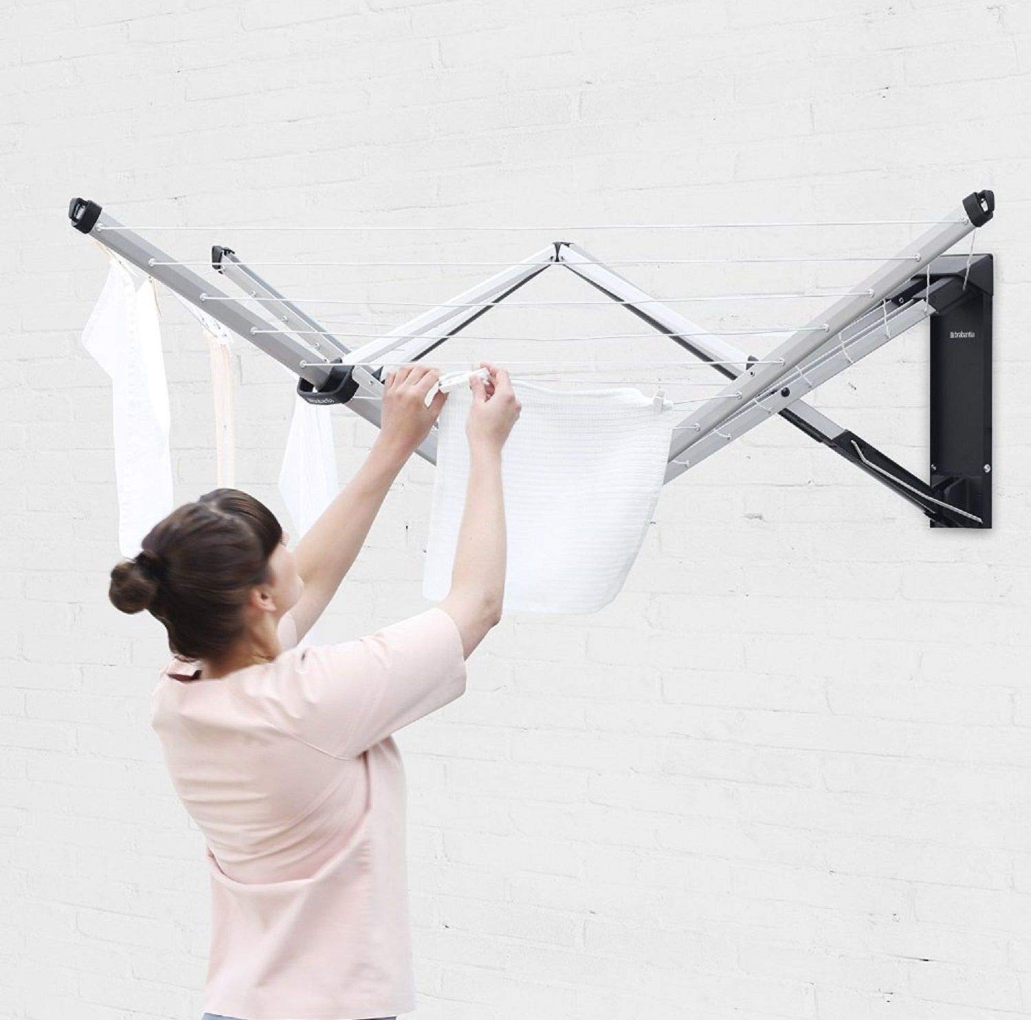 brabantia-stendibiancheria-a-muro-wallfix-24m-salvaspazio-con-supporti-a-parete- image 3