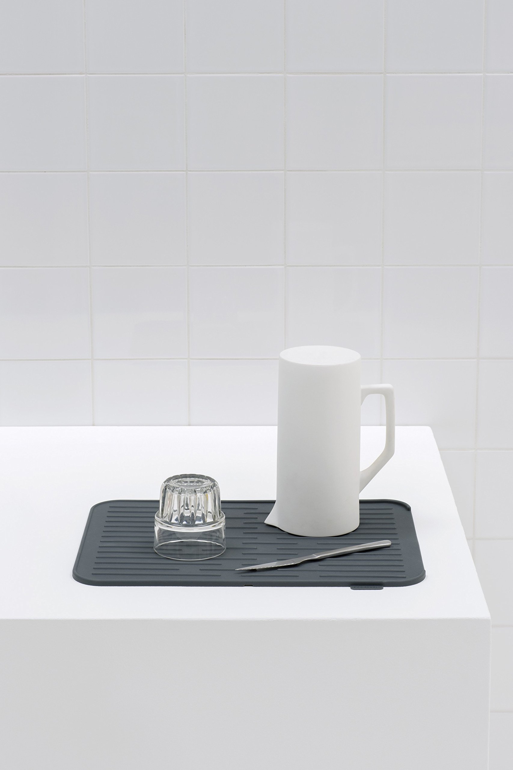 brabantia-sink-side-tappetino-scolapiatti-in-silicone-dark-grey-43-8-x-32-5-x-0- image 5
