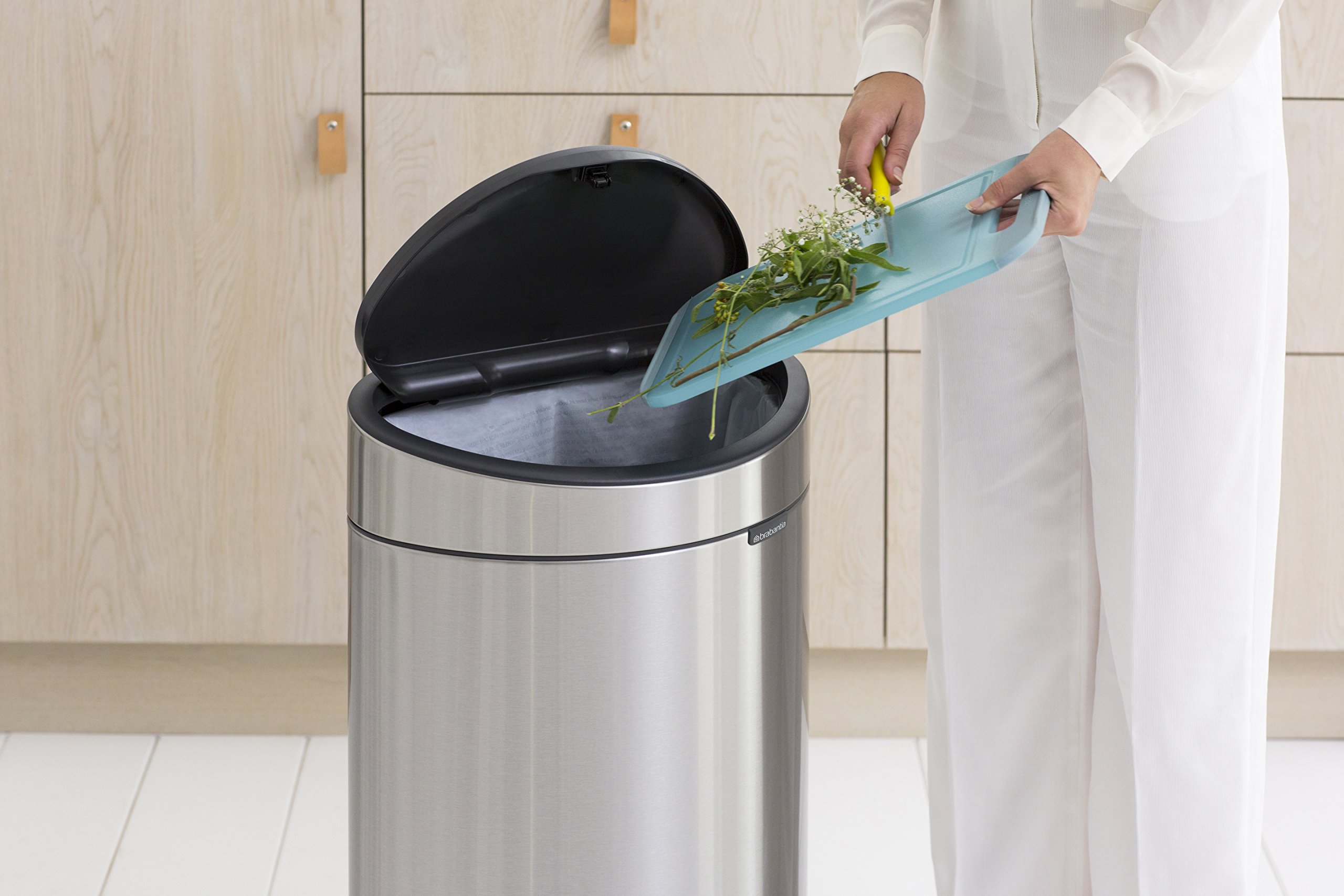 brabantia-touch-bin-new-pattumiera-a-pedale-40l-inox-satinato-anti-impronte-aper image 2