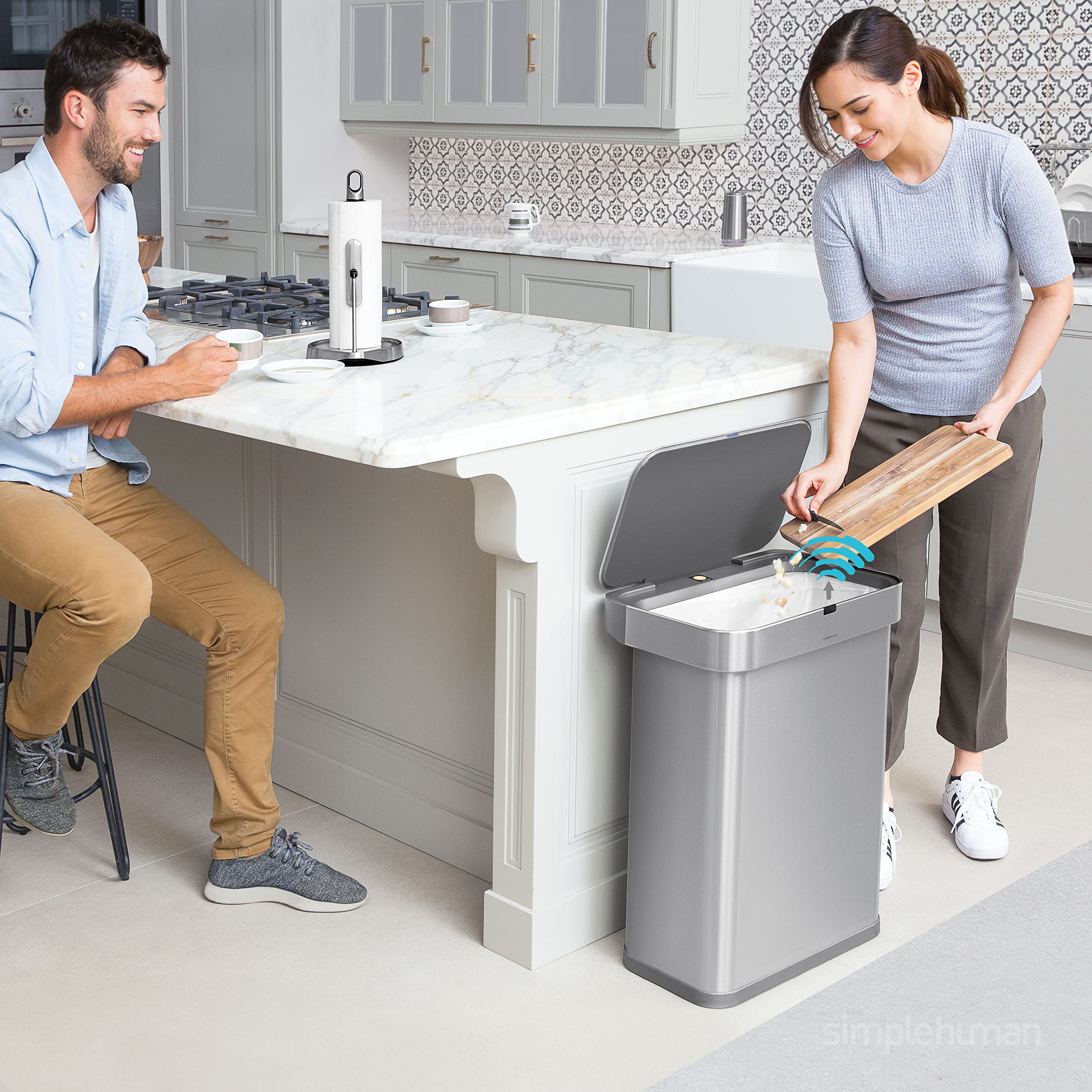 simplehuman-cestino-rettangolare-sensore-con-comandi-vocale-e-movimento-acciaio- image 2