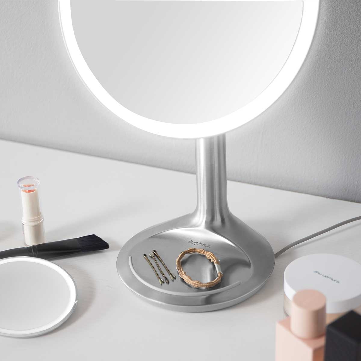 simplehuman-sensor-mirror-se-specchio-cosmetico-con-sensore-luce-tru-lux-e-ingra image 6